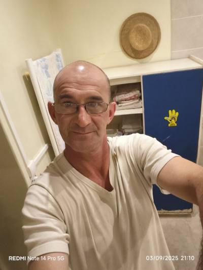 Luc 53 лет Nantes Франция