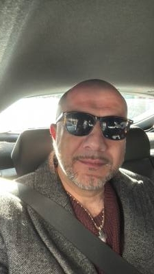 Ionut 48 лет Saint-mards-de-blacarville Франция
