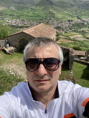 Vaja 45 лет Burg-en-bress Франция