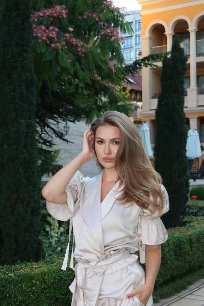 Nina 28 ans Kharkov Ukraine