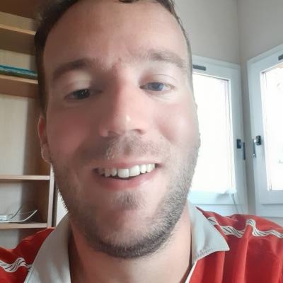 Bastien 37 лет Pau Франция