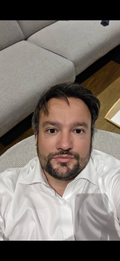 Pierre 36 лет Toulouse Франция