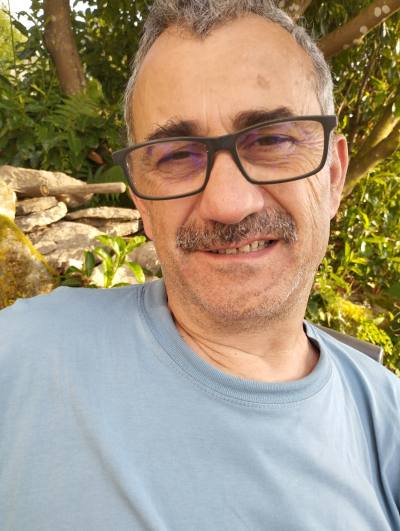 Thierry 58 лет Chamboulive  Франция
