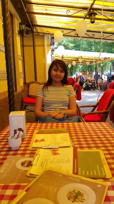 Zora 47 ans Astana Kazakhstan