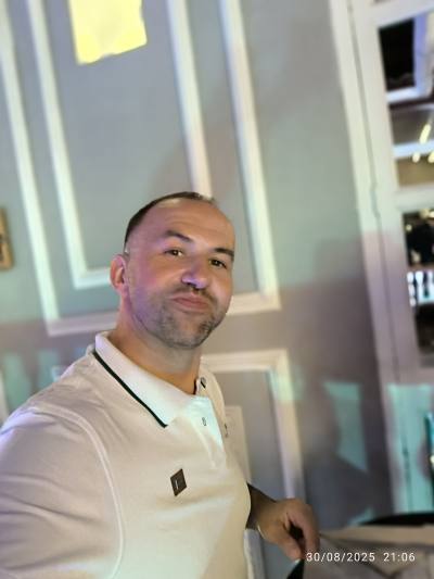 Thomas 44 ans Mons  Belgique