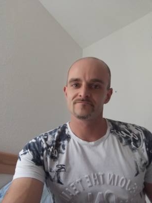 Thomas 41 ans Siegen Allemagne