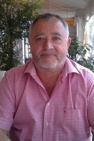 Bernard 66 ans Cuts France