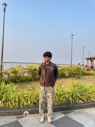 Dev 20 лет Guwahati  Индия
