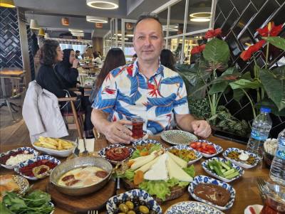 Zeki 51 years Düsseldorf  Germany