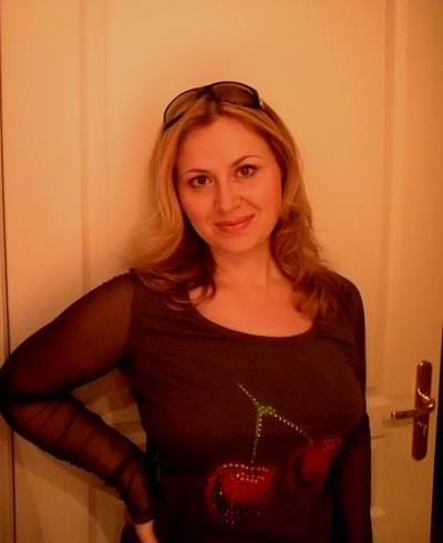 Elena 51 ans Lyon France