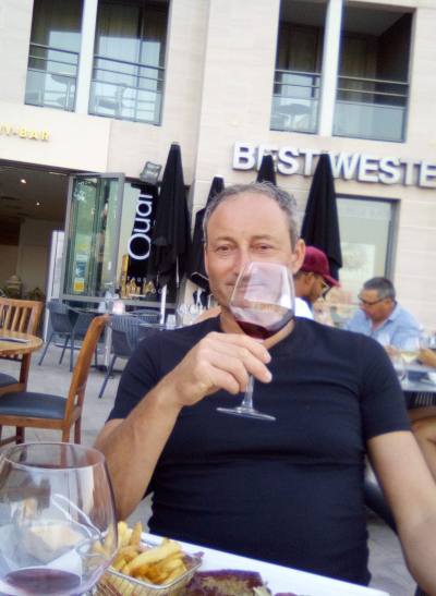 Olivier 57 лет  Франция