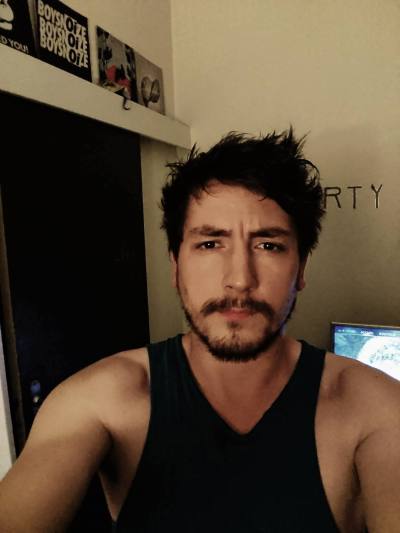 Geoffrey 34 лет Paris Франция