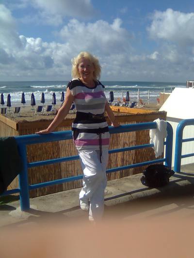 Natali 76 ans Moscow Russie