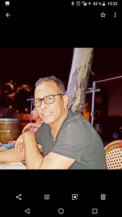 Ben 58 ans Arles France