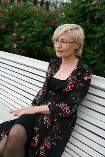 Larissa 60 ans Sanktpeterburg Russie