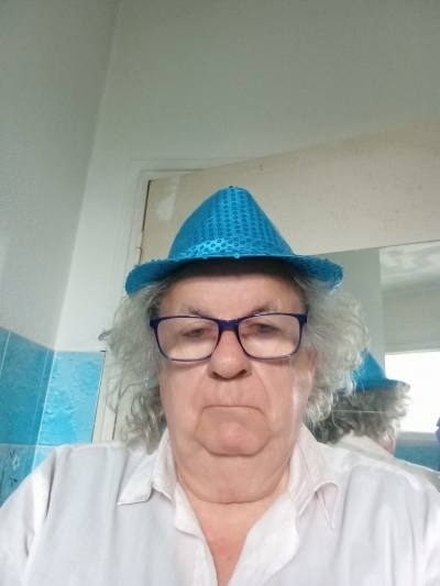 Gilles 59 лет Moissac 82200 Франция