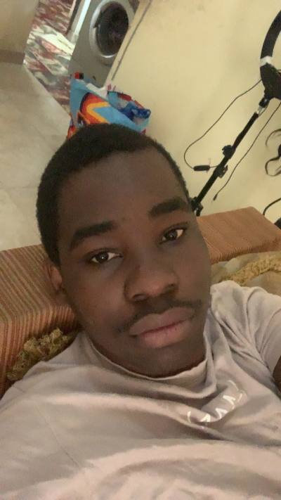 Samuel 18 лет Paris Франция