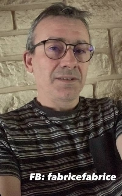 Fabrice 54 лет Fumay Франция