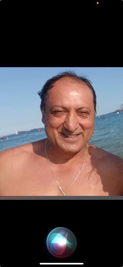 Atanas 57 ans Le Plessis Robinson France