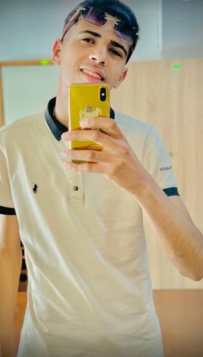 Abdou 22 лет  Алжир