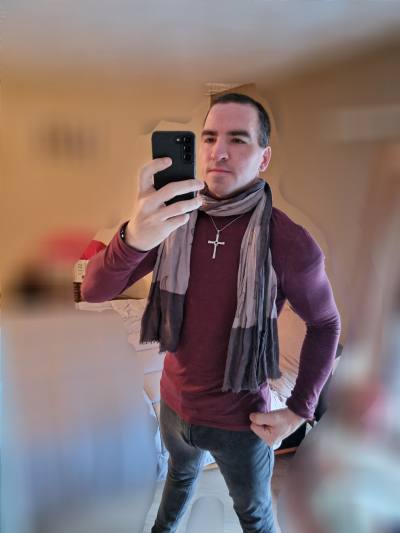 Emmanuel 35 ans La Louvière  Belgique