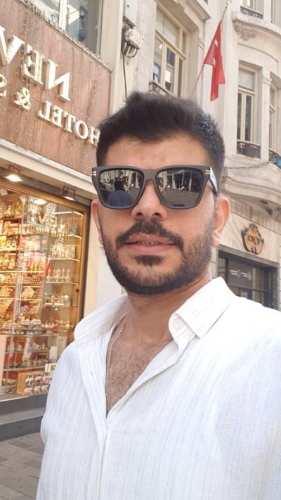 Musaab 31 лет İstanbula Турция