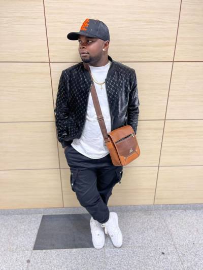 Joe 24 ans Tver Russie