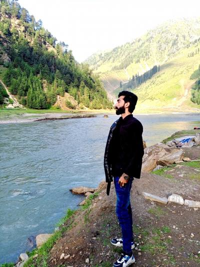 Qaisar 28 лет Rawalpindi  Pakistan