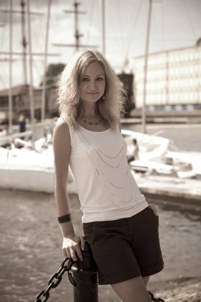 Olga 45 ans Saint Petersburg Russie