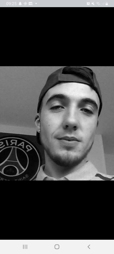 Axel 30 лет Paris Франция