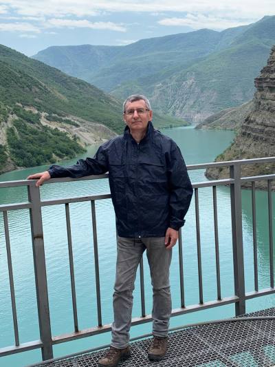 Alain 69 лет Ivry Sur Seine Франция