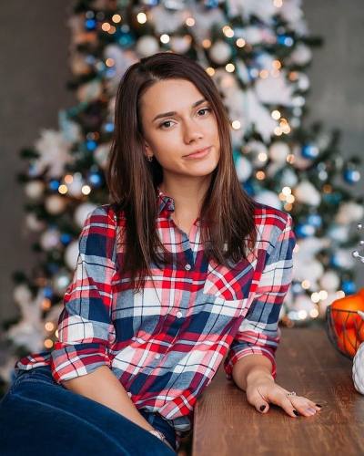 Yuliya 31 ans Санкт-Петербург Russie