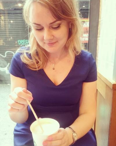 Olga 38 ans Paris France