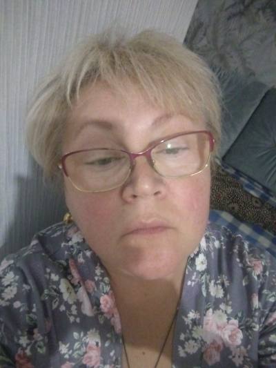 Irina 61 ans Санкт-Петербург Russie