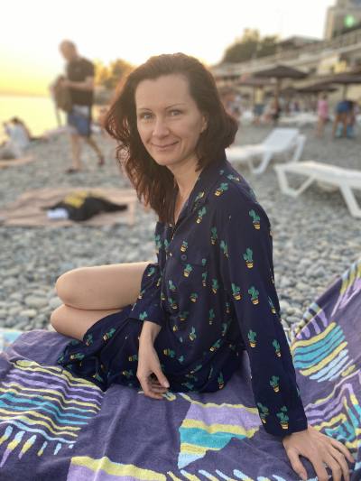 Elena 50 ans Krasnodar Russie