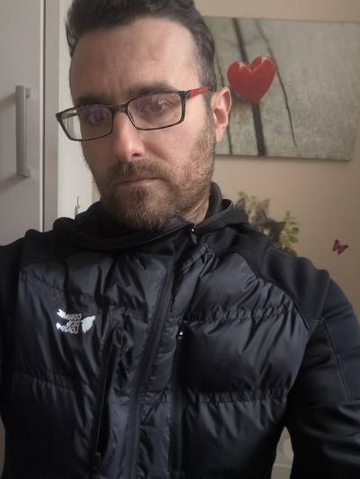 Antonio 39 лет Bort Les Orgues  Франция