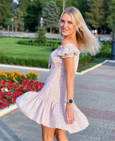 Alena 39 ans Minsk Biélorussie