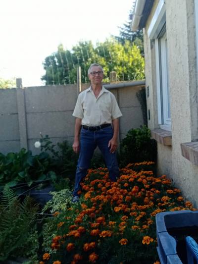 Bernard 70 лет Douvrin Франция