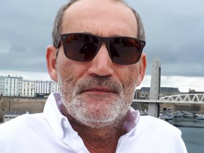 Joel 62 лет Landerneau Франция