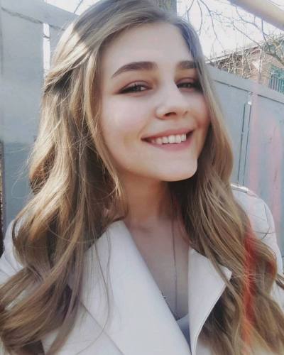 Polina 22 ans Moscow Russie