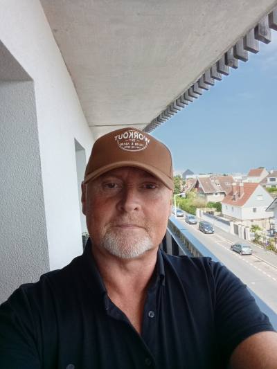 Loic 55 ans Le Havre France