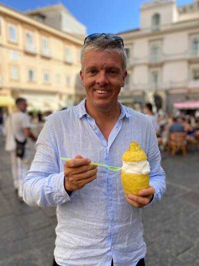 Guillaume 47 лет Antibes Франция