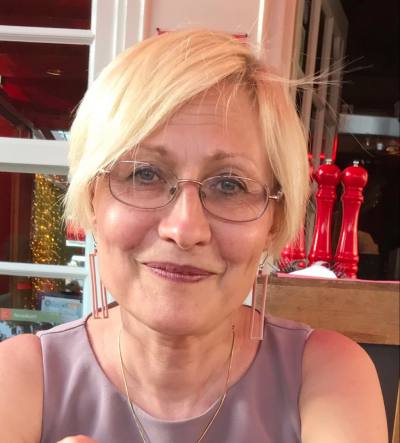 Larissa 60 ans Sanktpeterburg Russie