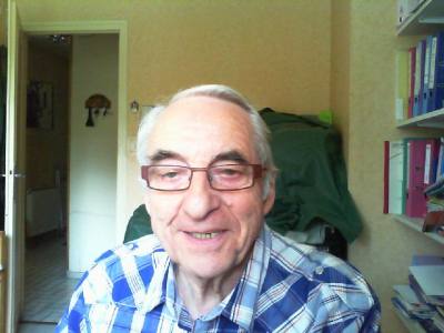 Robert 83 лет Cestas  Франция