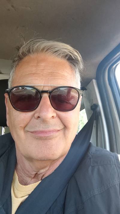 Lucien 71 ans Lyon France