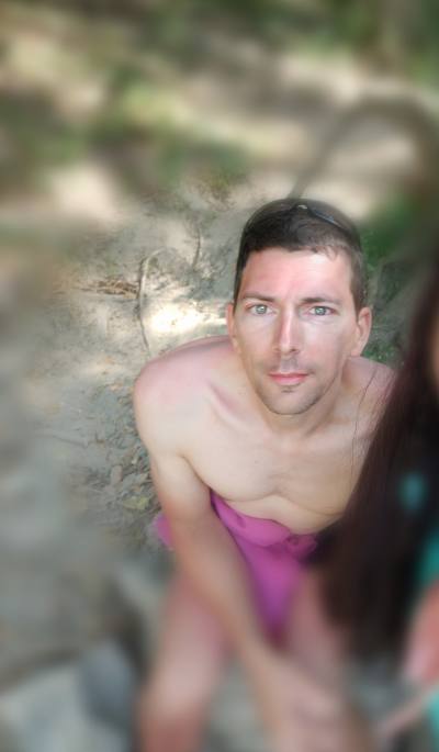 Jonathan 42 лет Macon  Франция