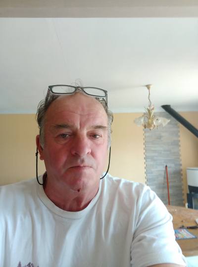 Alain 64 лет Bais Франция
