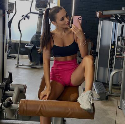 Kris 37 ans Мангуш Russie
