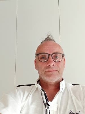 Franck 54 лет Frouard  Франция