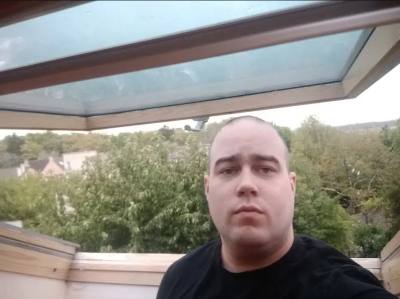 Julien 34 лет Cergy Франция